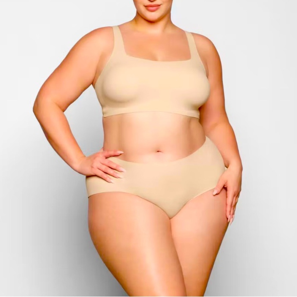 SKIMS Naked Scoop Neckline Bralette in Clay Sz 4X NWT Removeable Pads, Wireless